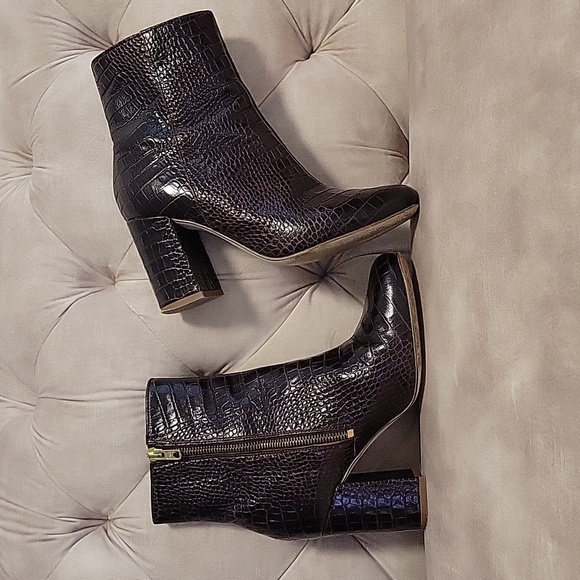 J. Crew booties, embossed leather, size 5.5, made in Romania - Picture 1 of 6